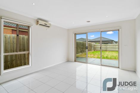 Property photo of 12 Tony Drive Truganina VIC 3029