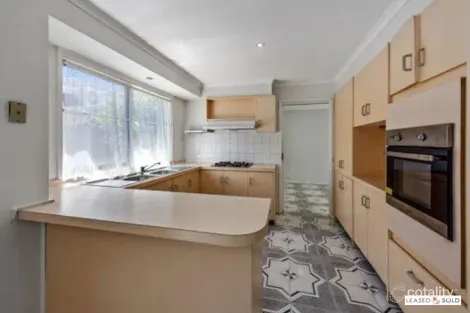 Property photo of 37 Telopea Crescent Mill Park VIC 3082