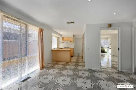 Property photo of 37 Telopea Crescent Mill Park VIC 3082