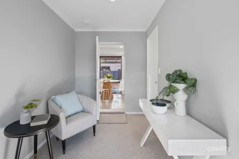 Property photo of 21 Penaton Street Corinda QLD 4075