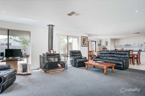 Property photo of 25 Ranfurlie Circuit Melton West VIC 3337