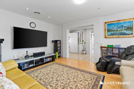 Property photo of 9 Hammersley Place Caroline Springs VIC 3023