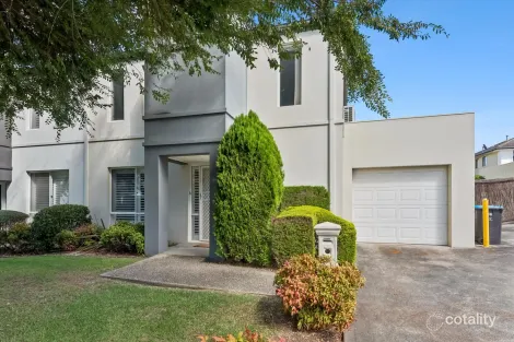 86 Sovereign Manors Cres, Rowville, VIC 3178