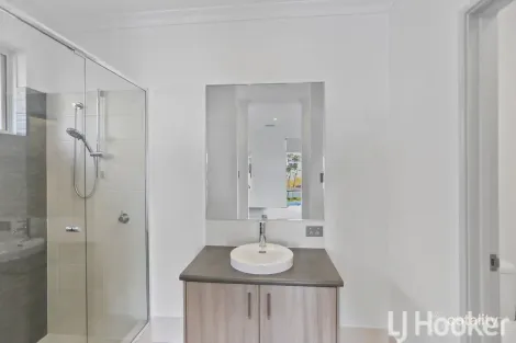 Property photo of 8 Sarasota Loop Madora Bay WA 6210