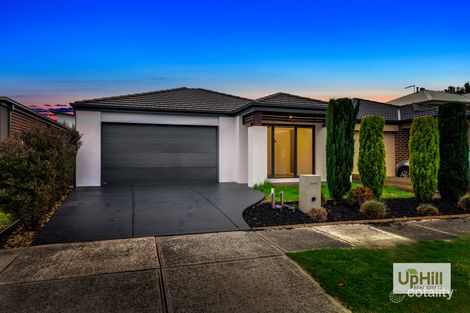 5 Dunstan St, Cranbourne East, VIC 3977