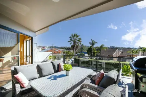 Property photo of 18/5 Crag Road Batehaven NSW 2536