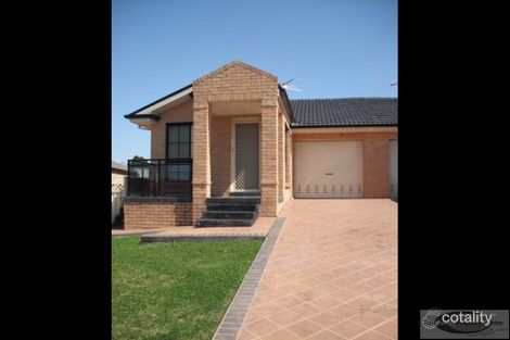 40b Archibald Cres, Rosemeadow, NSW 2560