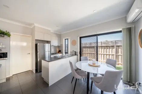Property photo of 2/3 Celest Court Werribee VIC 3030