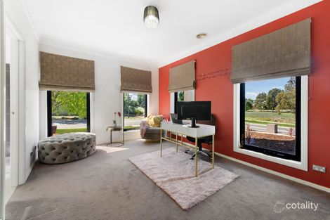Property photo of 18 Lambertia Loop Caroline Springs VIC 3023