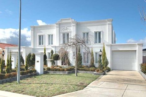 Property photo of 4 Mackenzie Close Taylors Lakes VIC 3038