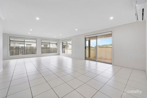 Property photo of 28 Carlin Street Glenvale QLD 4350
