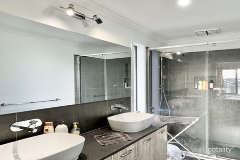 Property photo of 38 Hirata Boulevard Wyndham Vale VIC 3024