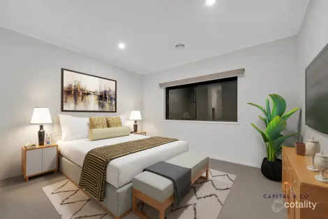 Property photo of 4 Ailsworth Way Mickleham VIC 3064