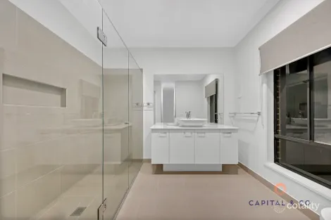 Property photo of 4 Ailsworth Way Mickleham VIC 3064