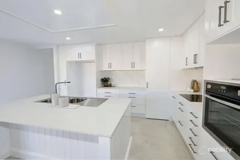 Property photo of 4 Beachside Circuit Bargara QLD 4670