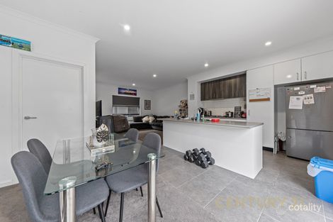 Property photo of 6 Roller Walk Pakenham VIC 3810