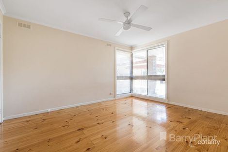 2/7 Saintsbury Cres, Dandenong North, VIC 3175