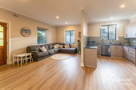 Property photo of 75 Lake Terrace East Mount Gambier SA 5290