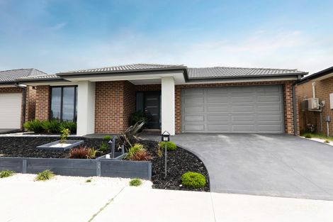 Property photo of 23 Firewheel Road Officer VIC 3809