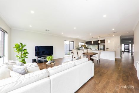 Property photo of 23 Firewheel Road Officer VIC 3809