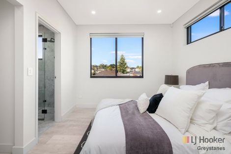 Property photo of 1 Kerrie Street Woodpark NSW 2164