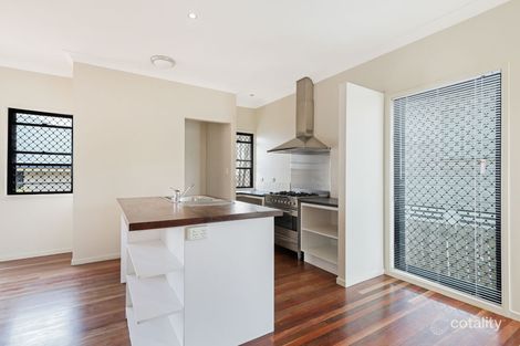 Property photo of 151 Stradbroke Avenue Wynnum QLD 4178