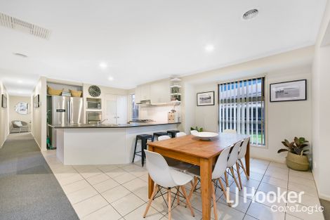 Property photo of 15 Tulip Grove Cranbourne VIC 3977