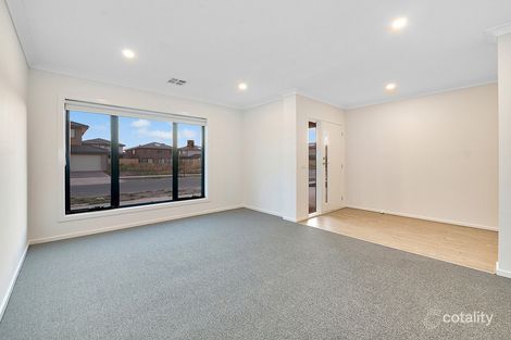 Property photo of 61 Warmbrunn Crescent Berwick VIC 3806