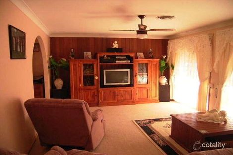 Property photo of 4 Banks Drive St Clair NSW 2759