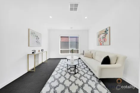 Property photo of 4 Elvire Road Craigieburn VIC 3064