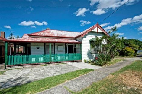 9 Fullerton St, Stockton, NSW 2295