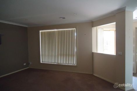 Property photo of 33 Charlbury Crescent Cranbourne North VIC 3977