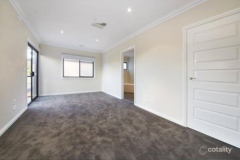 Property photo of 18 Watson Grove Glen Huntly VIC 3163