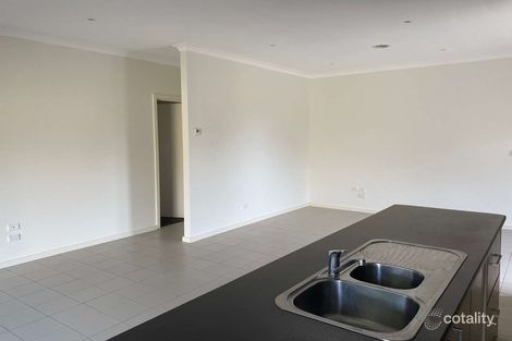 Property photo of 2/75 Ivanhoe Avenue St Albans VIC 3021