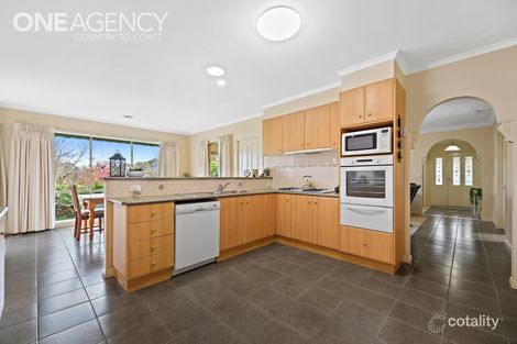Property photo of 24 Weebar Road Drouin VIC 3818