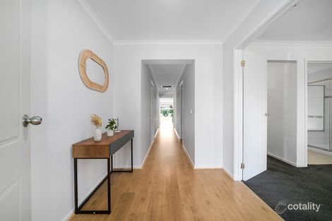 Property photo of 22 Maclarens Close Manor Lakes VIC 3024