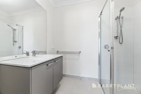 Property photo of 20 Masquerade Road Berwick VIC 3806