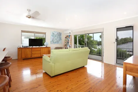 Property photo of 8 Plover Avenue Paradise Point QLD 4216