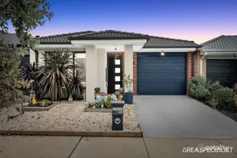 Property photo of 13 Rex Drive Thornhill Park VIC 3335