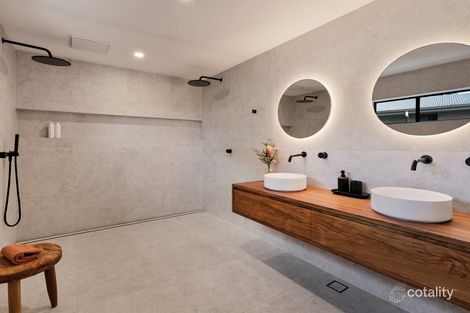 Property photo of 19 Hibiscus Parade Banora Point NSW 2486