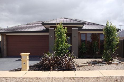 Property photo of 2 Snowsill Circuit Point Cook VIC 3030