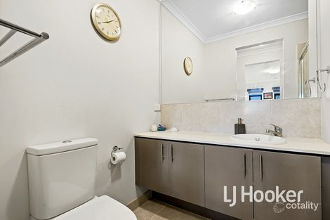 Property photo of 20 Canmore Street Cranbourne East VIC 3977