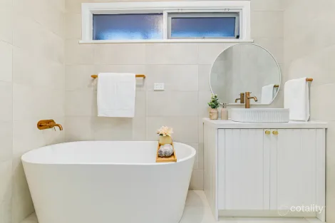 Property photo of 1 Aminya Place Baulkham Hills NSW 2153