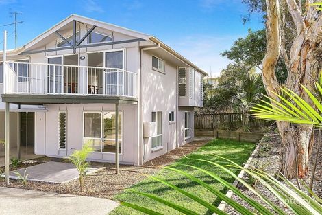 Property photo of 2/8 Orealla Crescent Sunrise Beach QLD 4567