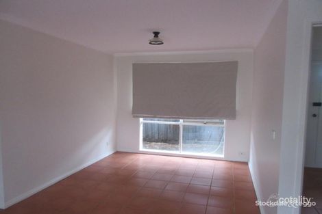 Property photo of 5 Ashlene Grove Carrum Downs VIC 3201