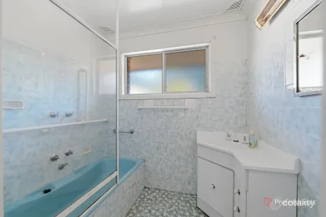 Property photo of 28 White Avenue Armidale NSW 2350