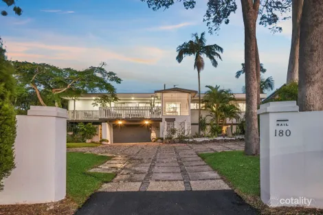 180 Heeb St, Benowa, QLD 4217