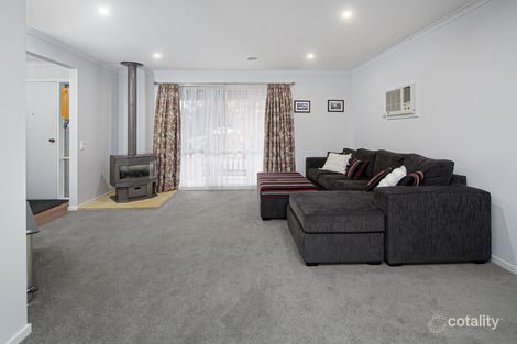 Property photo of 4 Wattle Bird Way Langwarrin VIC 3910