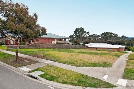 Property photo of 8 Timbertop Drive Doreen VIC 3754