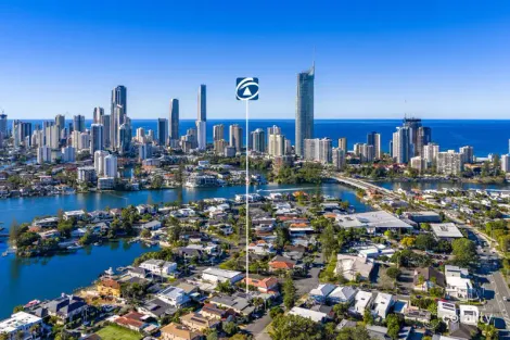 37 Saint Andrews Ave, Surfers Paradise, QLD 4217